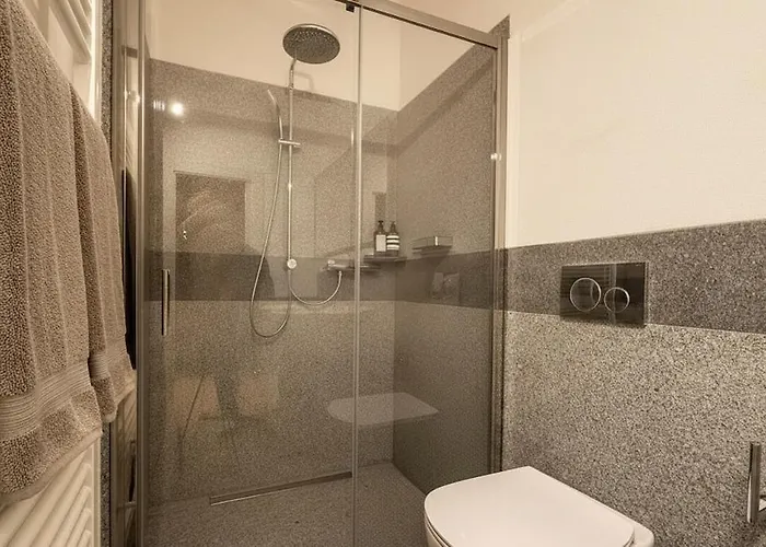 아파트 Paradiso Di - Mansarda Con Vista Montagne 그로지오